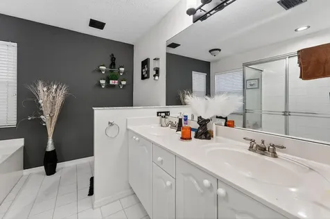 8063 Via Hacienda Riviera Beach FL 33418