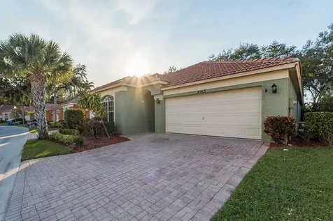 8063 Via Hacienda Riviera Beach FL 33418