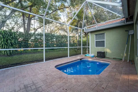 8063 Via Hacienda Riviera Beach FL 33418