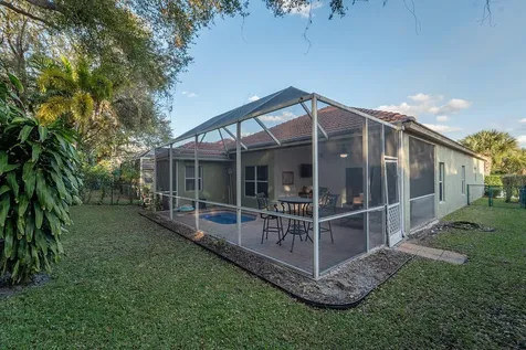 8063 Via Hacienda Riviera Beach FL 33418