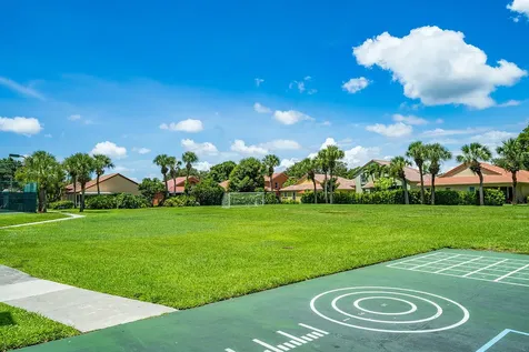 8063 Via Hacienda Riviera Beach FL 33418