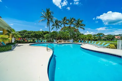 8063 Via Hacienda Riviera Beach FL 33418