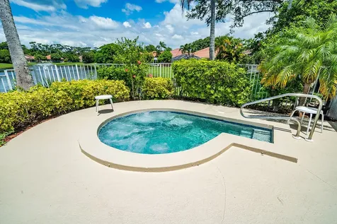 8063 Via Hacienda Riviera Beach FL 33418
