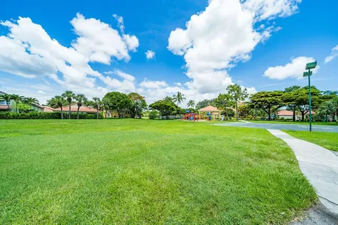 8063 Via Hacienda Riviera Beach FL 33418