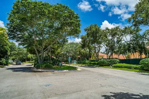 8063 Via Hacienda Riviera Beach FL 33418