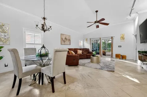 8063 Via Hacienda Riviera Beach FL 33418
