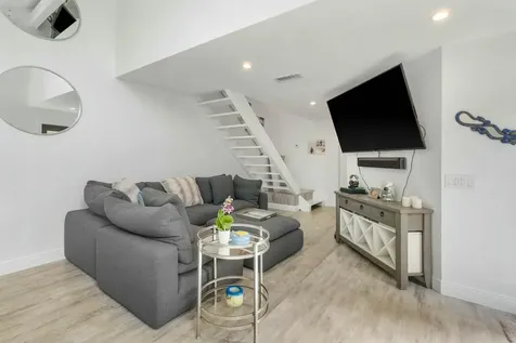1605 S Us Highway 1 Jupiter FL 33477