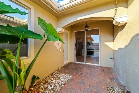 8597 Mangrove Cay West Palm Beach FL 33411