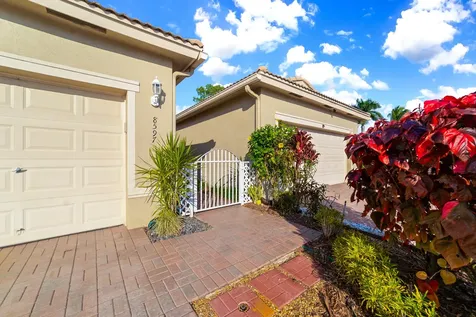 8597 Mangrove Cay West Palm Beach FL 33411