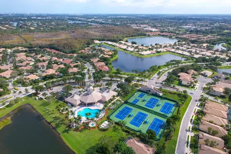 8597 Mangrove Cay West Palm Beach FL 33411