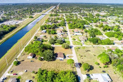 1805 Barcelona Avenue Fort Pierce FL 34946