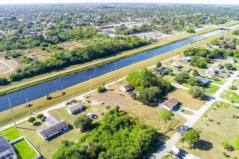 1805 Barcelona Avenue Fort Pierce FL 34946