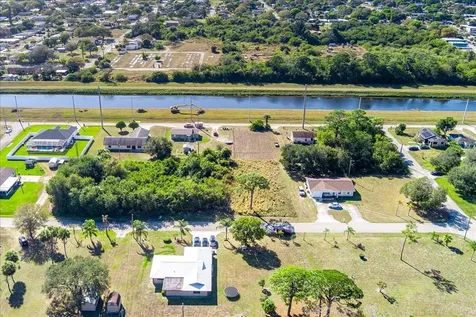 1805 Barcelona Avenue Fort Pierce FL 34946