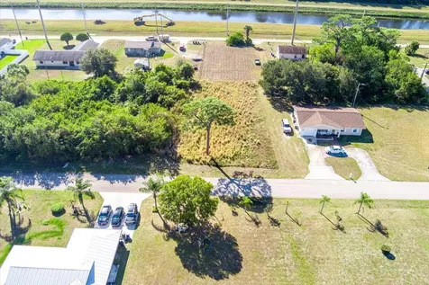 1805 Barcelona Avenue Fort Pierce FL 34946