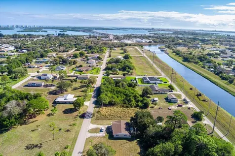 1805 Barcelona Avenue Fort Pierce FL 34946