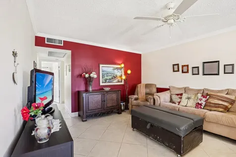 104 Oakridge Deerfield Beach FL 33442