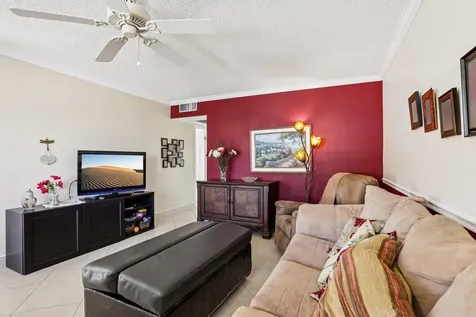 104 Oakridge Deerfield Beach FL 33442