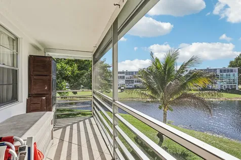104 Oakridge Deerfield Beach FL 33442