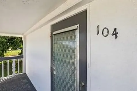 104 Oakridge Deerfield Beach FL 33442