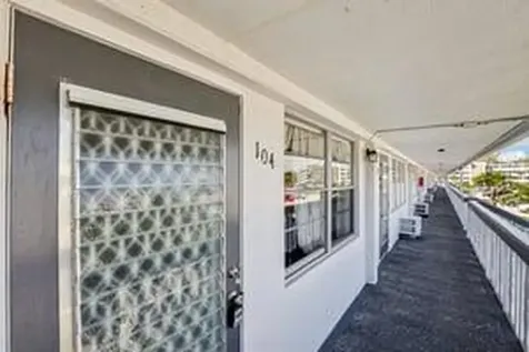 104 Oakridge Deerfield Beach FL 33442