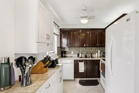 104 Oakridge Deerfield Beach FL 33442
