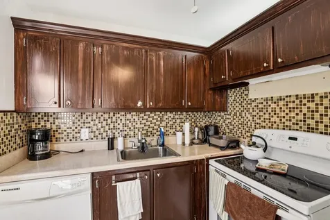 104 Oakridge Deerfield Beach FL 33442