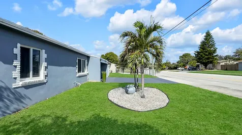 3331 Lake Avenue West Palm Beach FL 33405