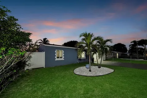 3331 Lake Avenue West Palm Beach FL 33405