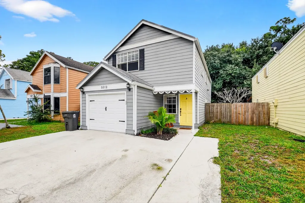 5812 Thisledown Court West Palm Beach FL 33415