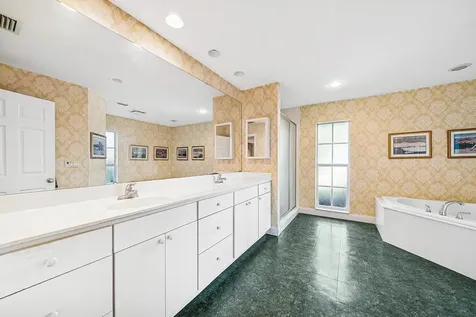 416 S Country Club Drive Atlantis FL 33462