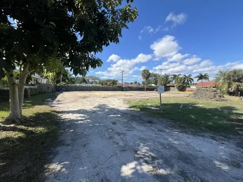 2623 SW 5th Street Boynton Beach FL 33435