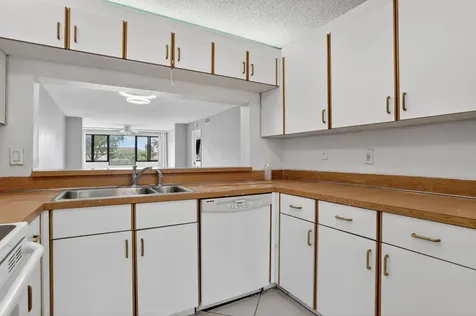 10837 W Clairmont Circle Tamarac FL 33321