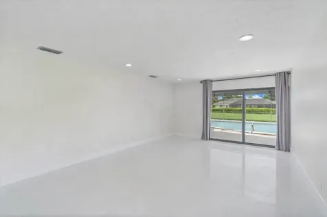 516 Muirfield Drive Atlantis FL 33462