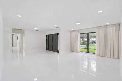 516 Muirfield Drive Atlantis FL 33462