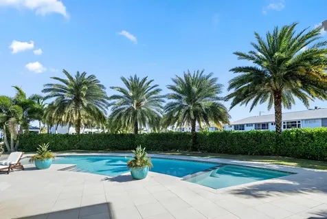 3700 Ne 24th Avenue Lighthouse Point FL 33064