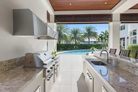 3700 Ne 24th Avenue Lighthouse Point FL 33064