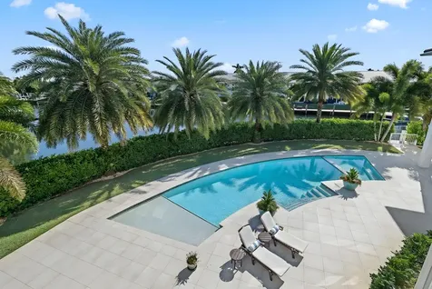 3700 Ne 24th Avenue Lighthouse Point FL 33064
