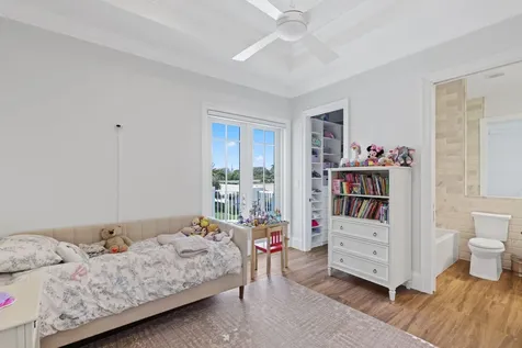 3700 Ne 24th Avenue Lighthouse Point FL 33064