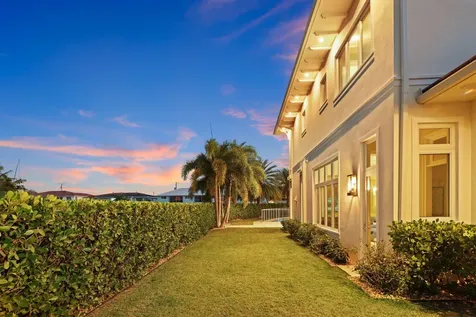 3700 Ne 24th Avenue Lighthouse Point FL 33064