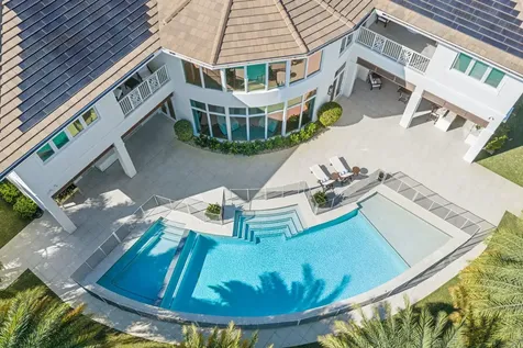 3700 Ne 24th Avenue Lighthouse Point FL 33064