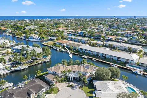 3700 Ne 24th Avenue Lighthouse Point FL 33064