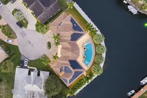 3700 Ne 24th Avenue Lighthouse Point FL 33064