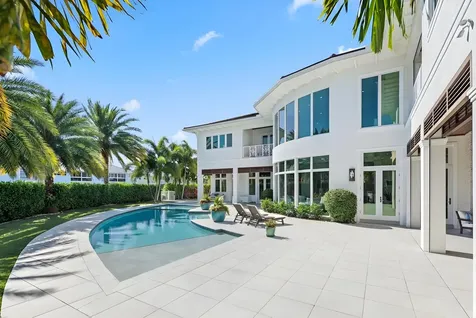 3700 Ne 24th Avenue Lighthouse Point FL 33064