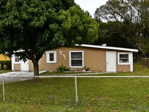 902 S 15th S Street Fort Pierce FL 34950
