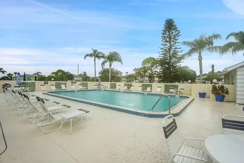 1536 Se Royal Green Circle Port Saint Lucie FL 34952