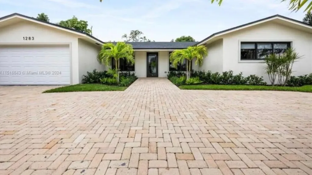 1283 Wynnewood Drive Drive West Palm Beach FL 33417