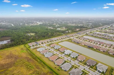 27064 Sw Viterbo Way Port Saint Lucie FL 34986