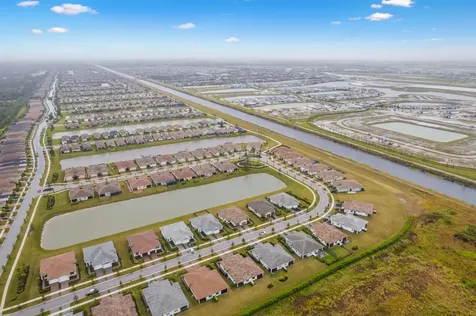 27064 Sw Viterbo Way Port Saint Lucie FL 34986