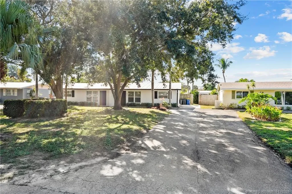 2446/2456 SW Hideaway Stuart FL 34994