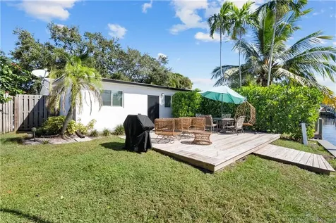 2446/2456 SW Hideaway Stuart FL 34994